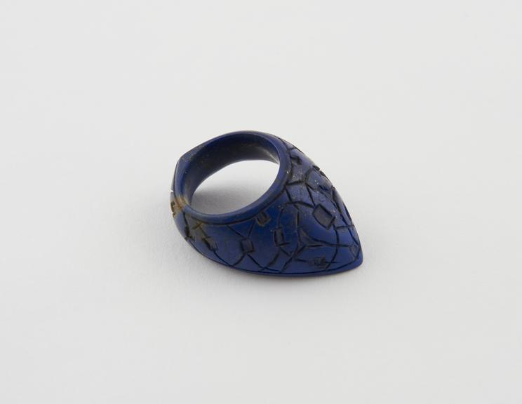 Archer's ring in lapis lazuli, date unknown