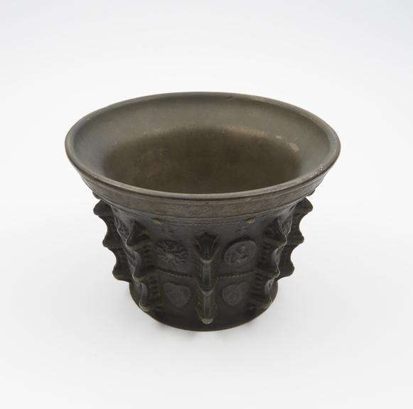 Medium sized bronze mortar, heavy slightly flared rim