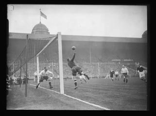 Football - England vs Scotland, 1934