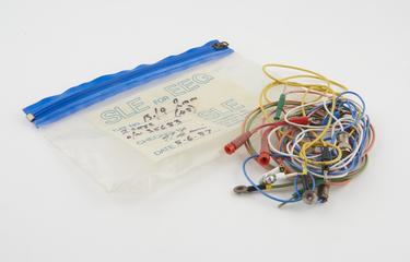 Plastic wallet of wires for EEG by SLE