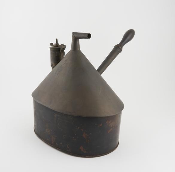 Vapour generator, oval body, copper, 19th century