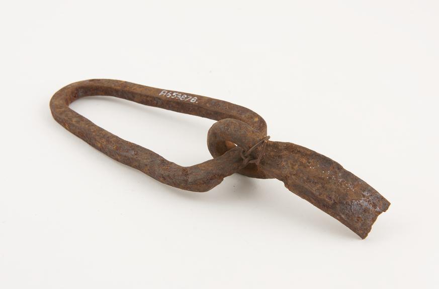 Shackle, iron, European, 1501-1800