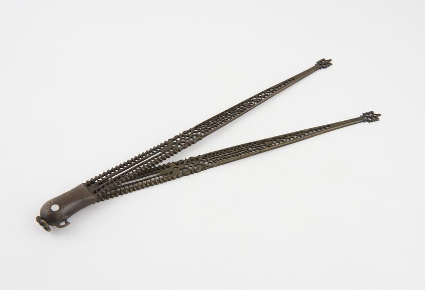 Tongs, bronze, filigree, broken, provenance unknown, 1701-1900