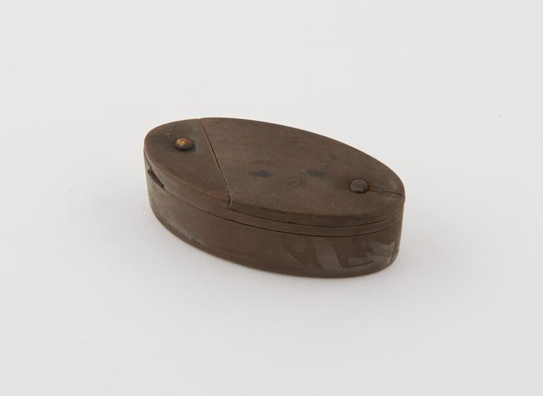 Wooden snuff box, oval-shaped with lid