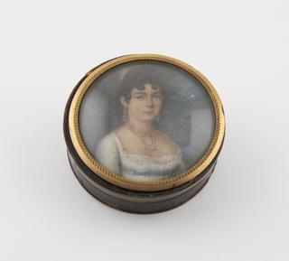 Tortoiseshell snuff box with portrait of Caroline Bonaparte