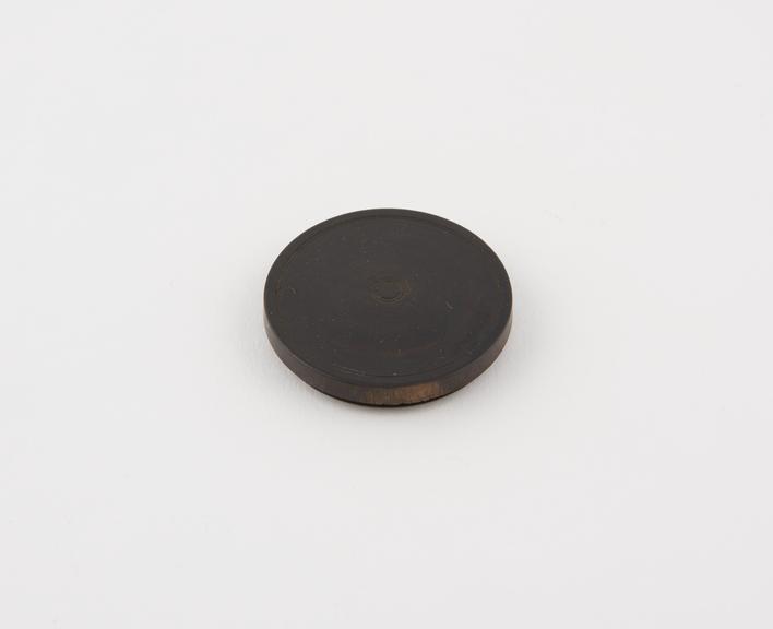 Wooden snuff box lid, circular with screw-thread rim