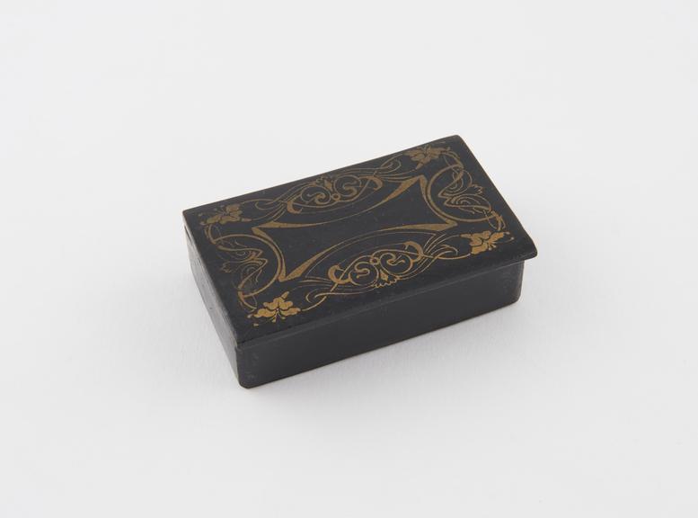 Rectangular, snuff box, black lacquer and gilt, hinged lid