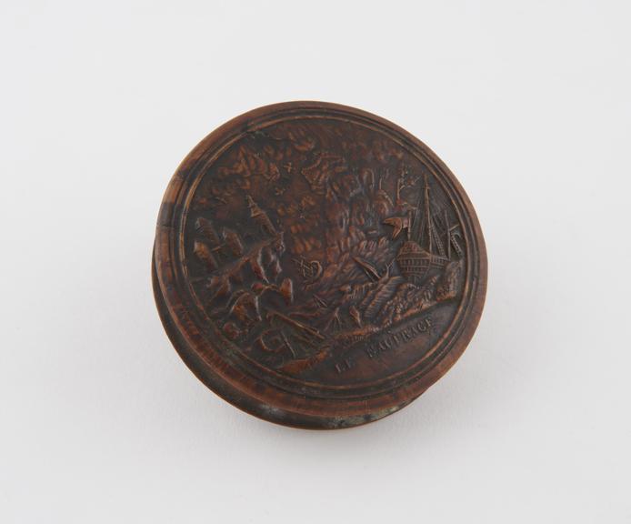 Wooden snuff  box, circular, with detachable lid