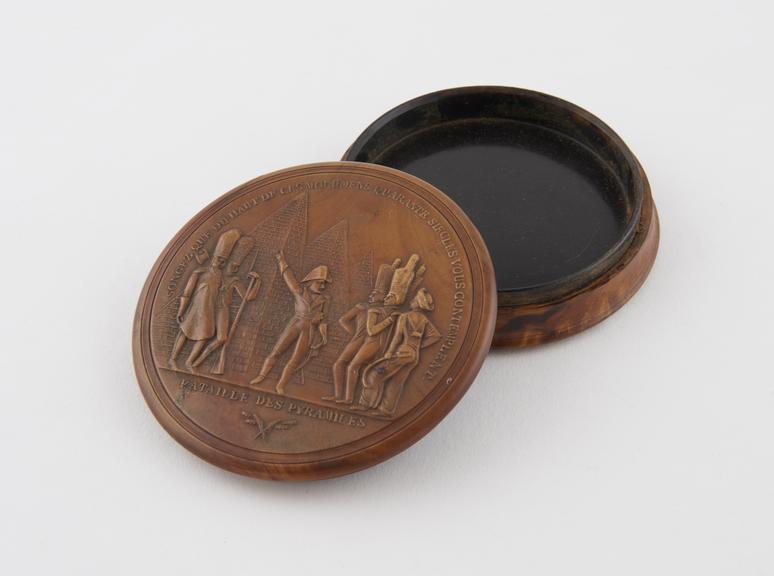 Pear wood(?) snuff box, circular