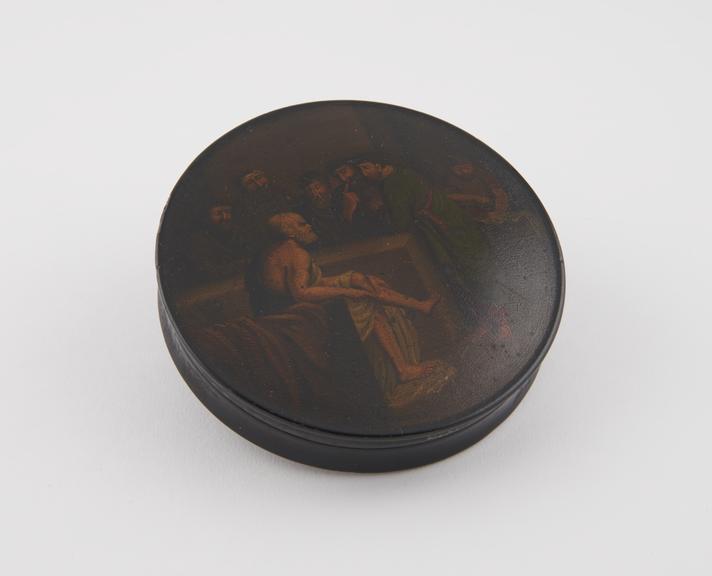 Wooden snuff box, cylindrical, lacquered