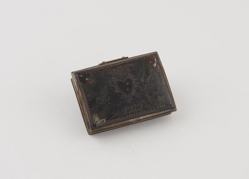 Tortoiseshell snuff box, rectangular shaped