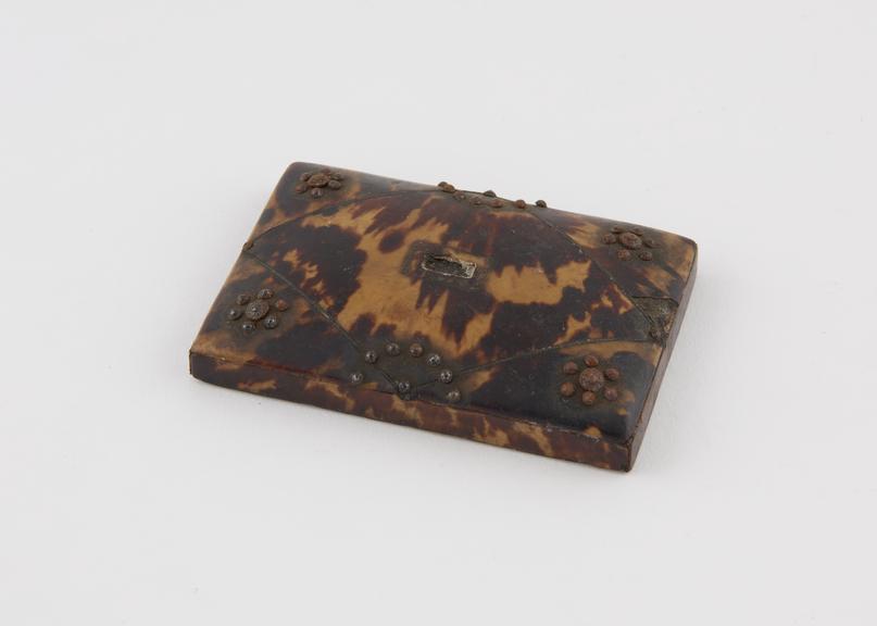 Snuff box, lid only, wood covered in tortoiseshell