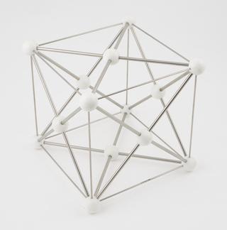 Metal crystal structure model: Free centre aisle