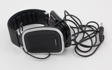 Pioneer SE-300 high polymer stereo headphones