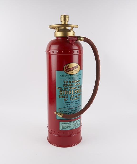 Sectioned water type fire extinguisher