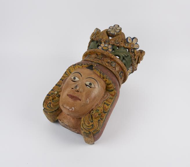 Painted wooden mask representing the queen, Bisava