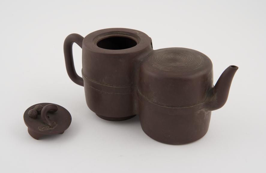 Double compartment tea pot