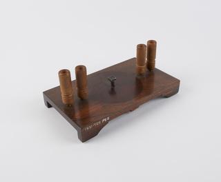 Base for replica of Oersted's compass