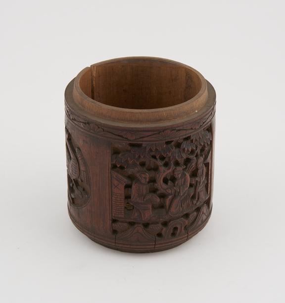 Cylindrical wooden container