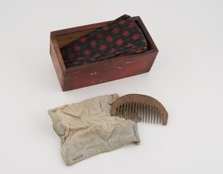 Comb with cotton cloths