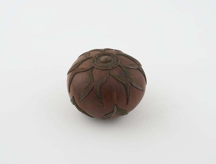 Snuff box, gourd