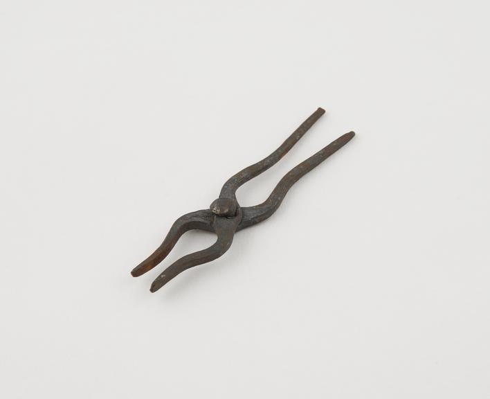 Forceps, iron, Nigerian, 1851-1925