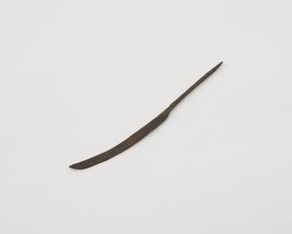 Combined curved knife(?) and probe, nma nwuli, ste