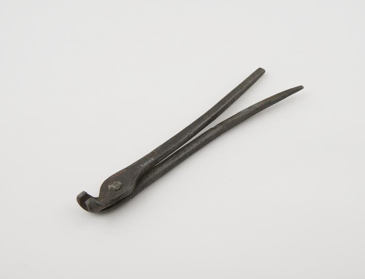 Dental forceps, for lower teeth, copy made by Bori blacksmith