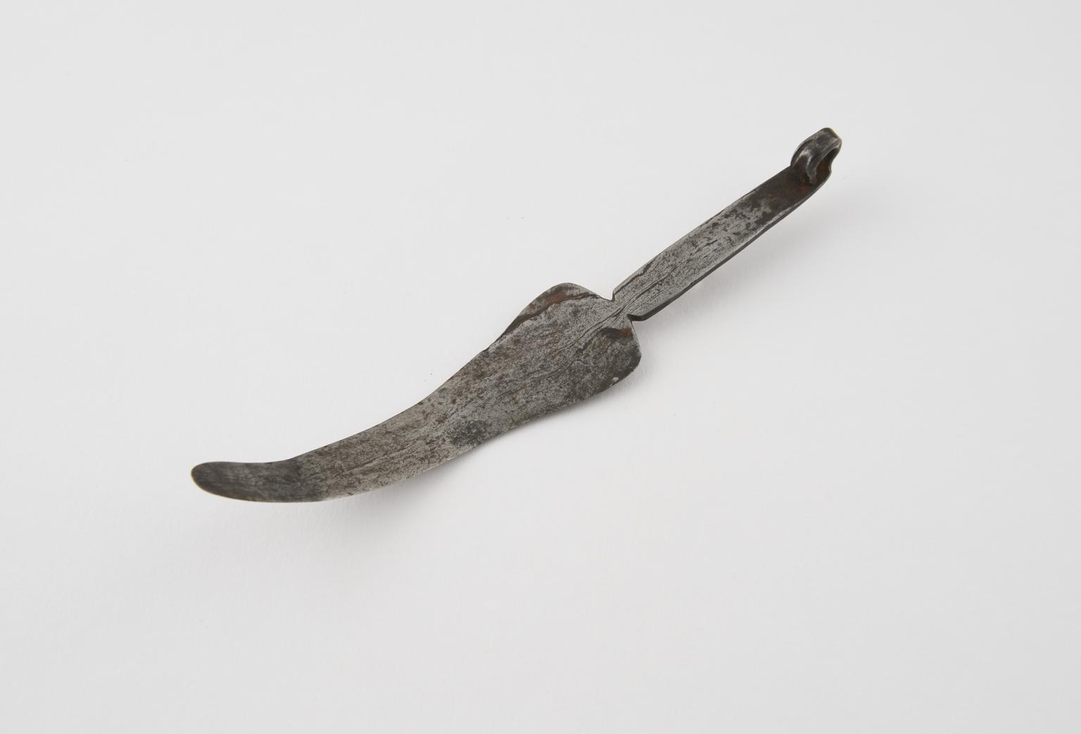 Steel strigil used in sweat scraping | Science Museum Group Collection