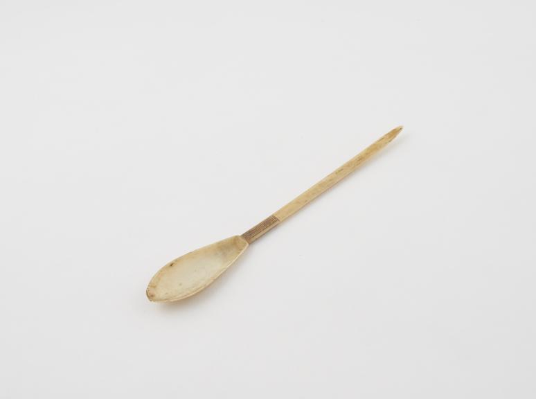 Bone snuff spoon, shallow, drop shaped bowl