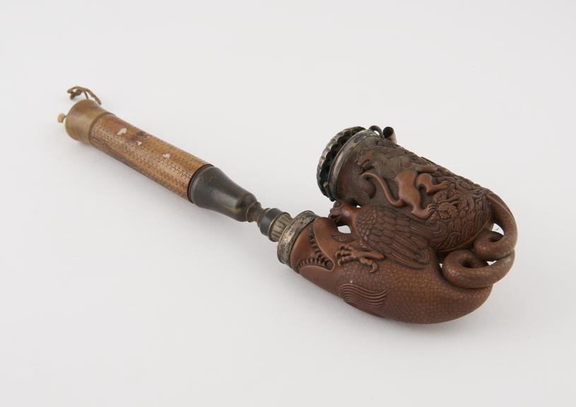 Tobacco pipe, carved wooden bowl depicting coat of arms, German