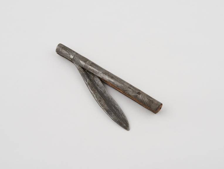 Folding razor, steel and wood, Jeffreys collection