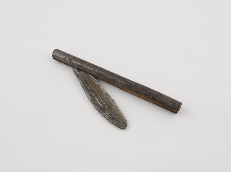 Folding razor, steel and wood, Jeffreys collection