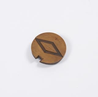 Target for use with wooden levelling rod