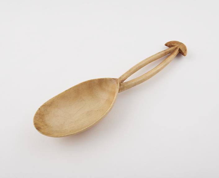 Ivory spoon, large oval bowl, cleft handle