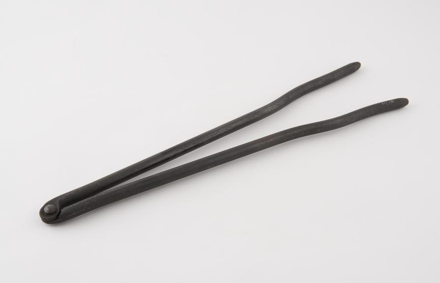 Crude castrating clamp, steel, 18th or 19th centuries