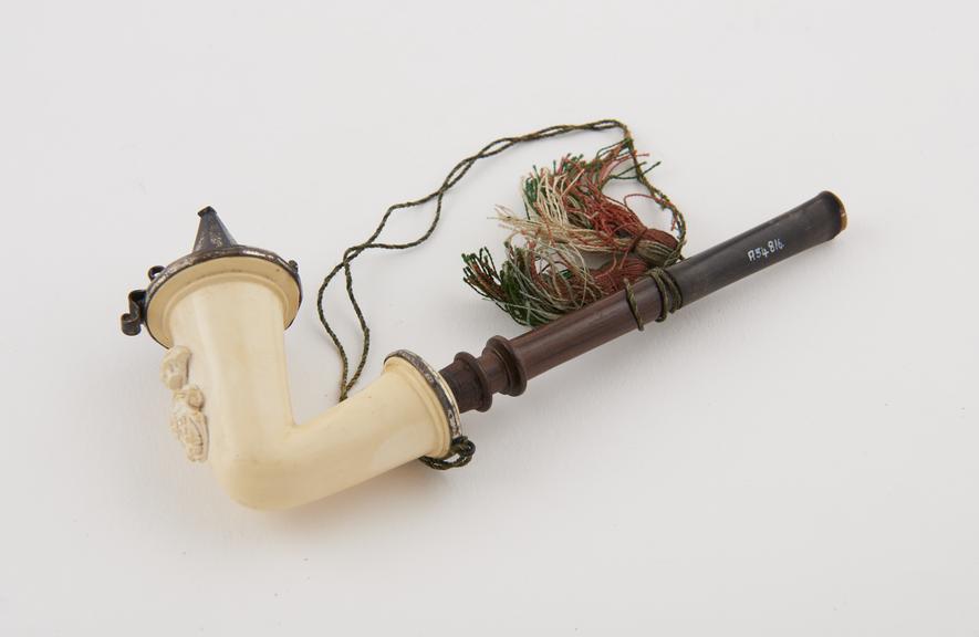 Meerschaum tobacco pipe with silver hinged lid and wooden stem