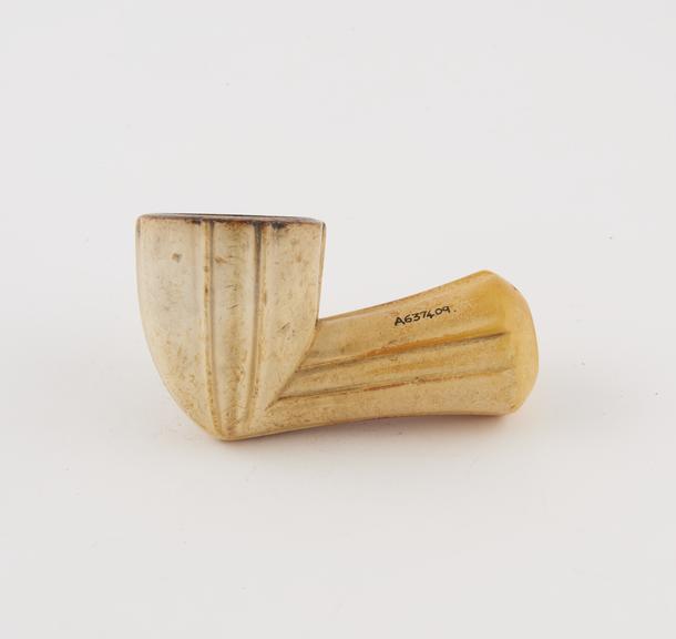 Meerschaum tobacco pipe bowl, by Martiny (?), French, 1800-1850