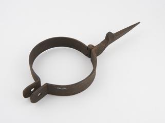 Neck iron, for attachment to wall, European, 1750-1850