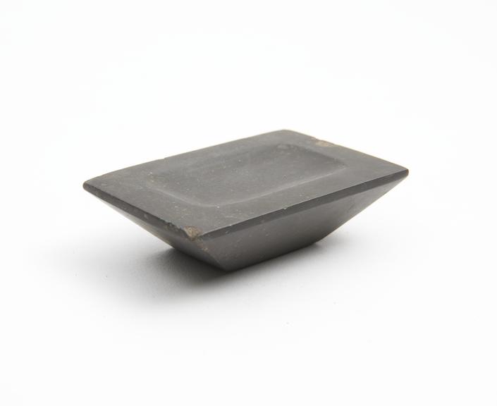 Rectangular slate palette with shallow grinding hollow