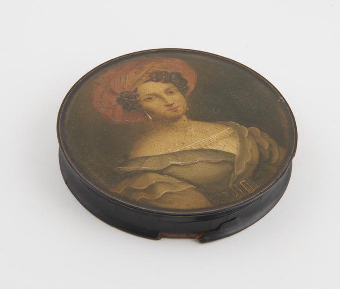 Papier mache snuff box, circular, with detachable lid