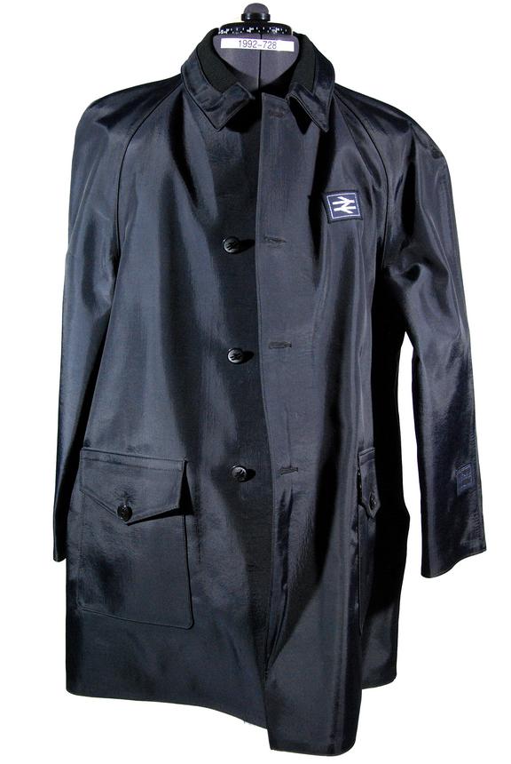 Mackintosh with removable lining, British