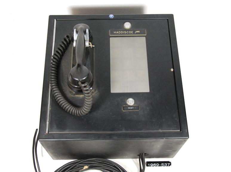 Signal post telephone system (2 telephones), by Standard Tel