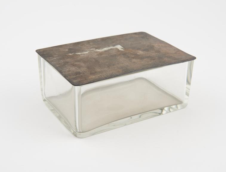 Rectangular cigarette box, thick clear glass