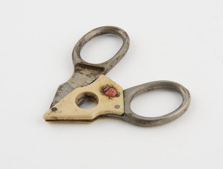 Cigar cutter in form of pair of scissors, English