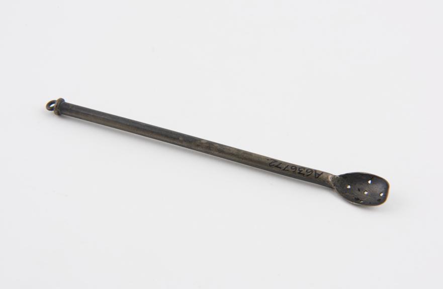 Snuff spoon, silver, English, 1771-1830