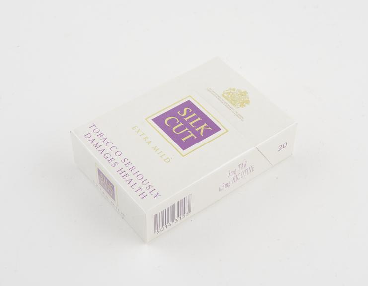 Packet of 20 Silk Cut Extra Mild cigarettes, king size