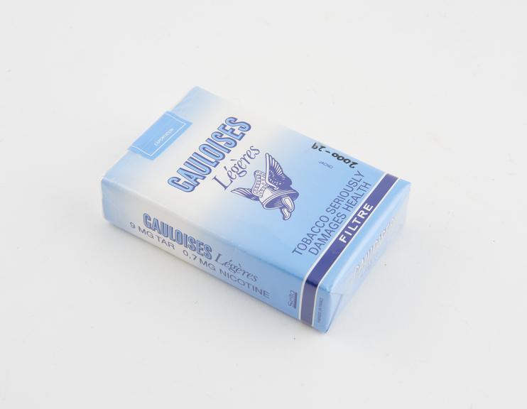 Packet of 20 Gauloises Legeres filter cigarettes, king size