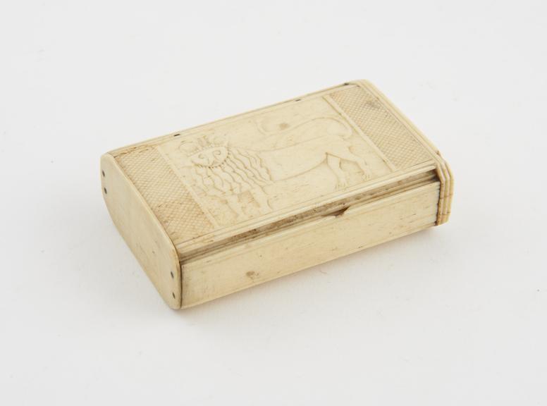 Ivory snuff box, rectangular with hinged lid