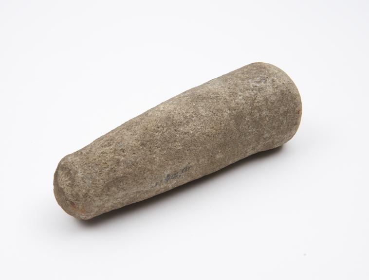 Simple stone pounder